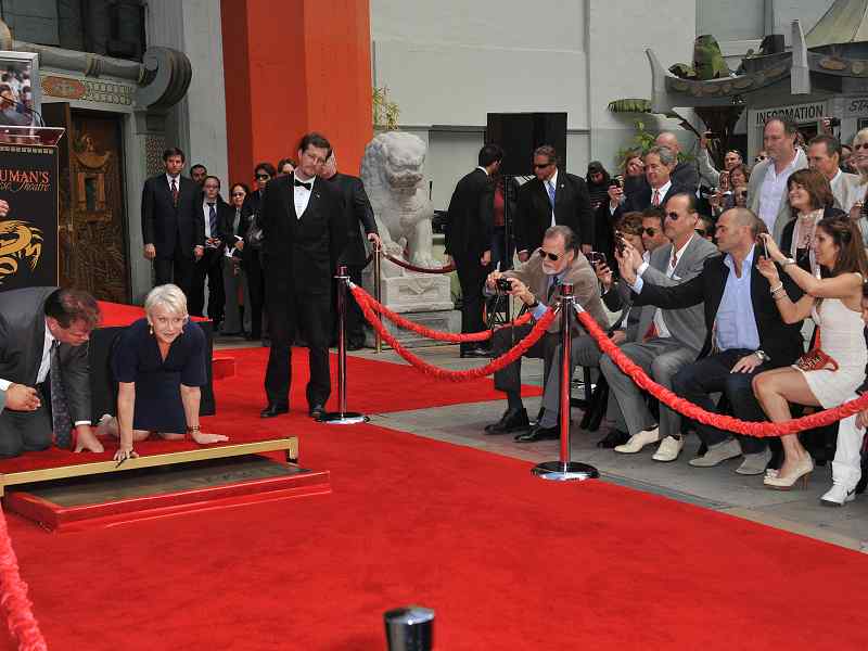 Roter Teppich vor dem Theater