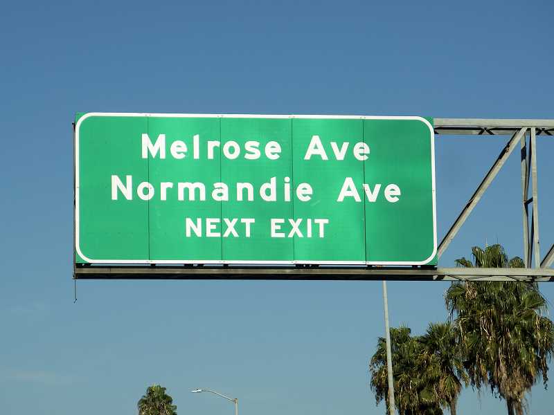 Wegweiser zur Melrose Avenue