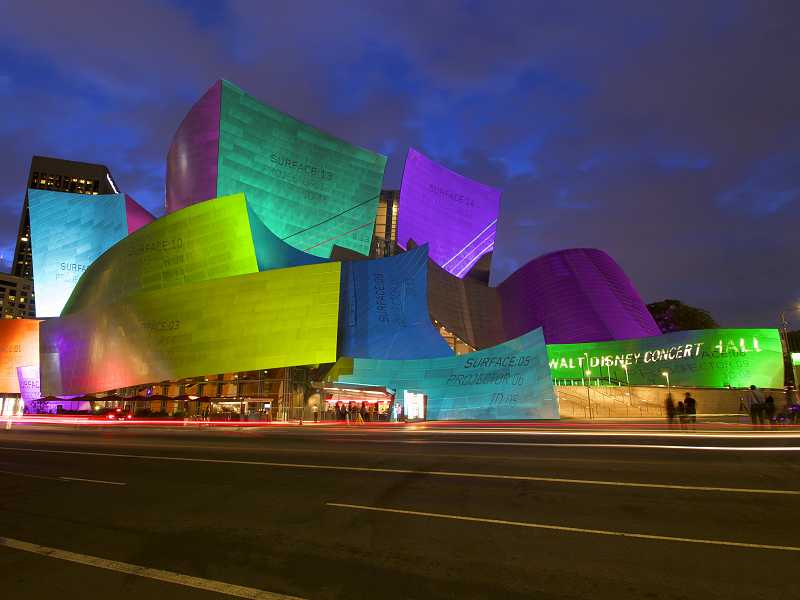 Die Konzerthalle bei Nacht