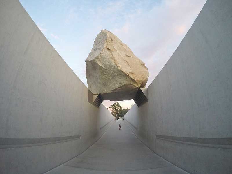 Tolle Outdoor Art